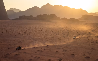 Wadi Rum: Full-Day Jeep Tour with Overnight Stay