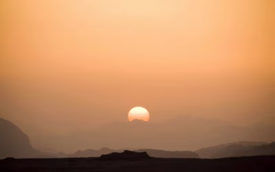 Wadi Rum: 2 Hour Jeep Tour with Overnight Stay